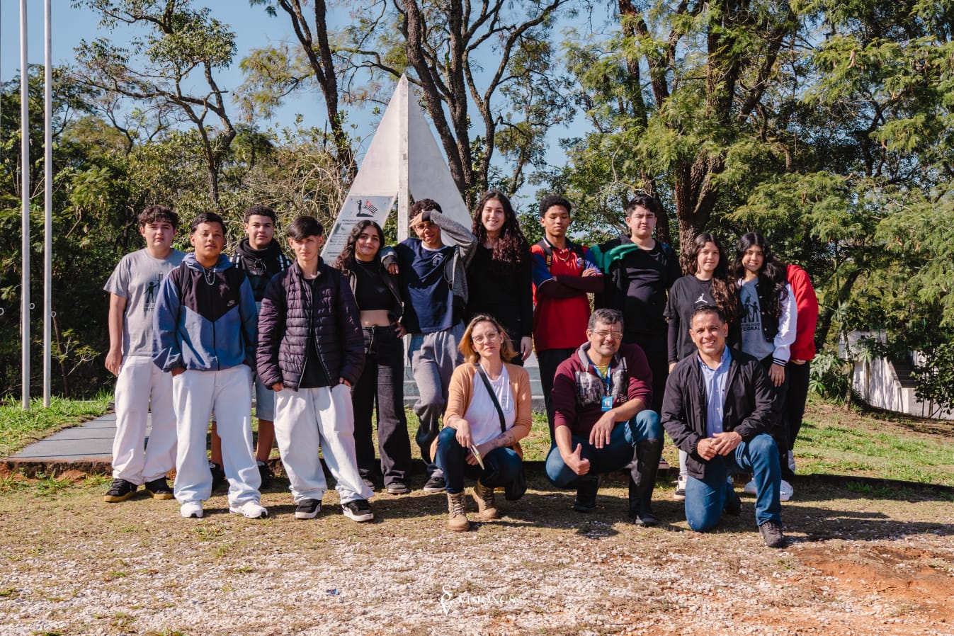 Prefeitura de Itararé (SP) recebe alunos da Escola Caetano Carbone para aula de disciplina eletiva no Parque da Barreira