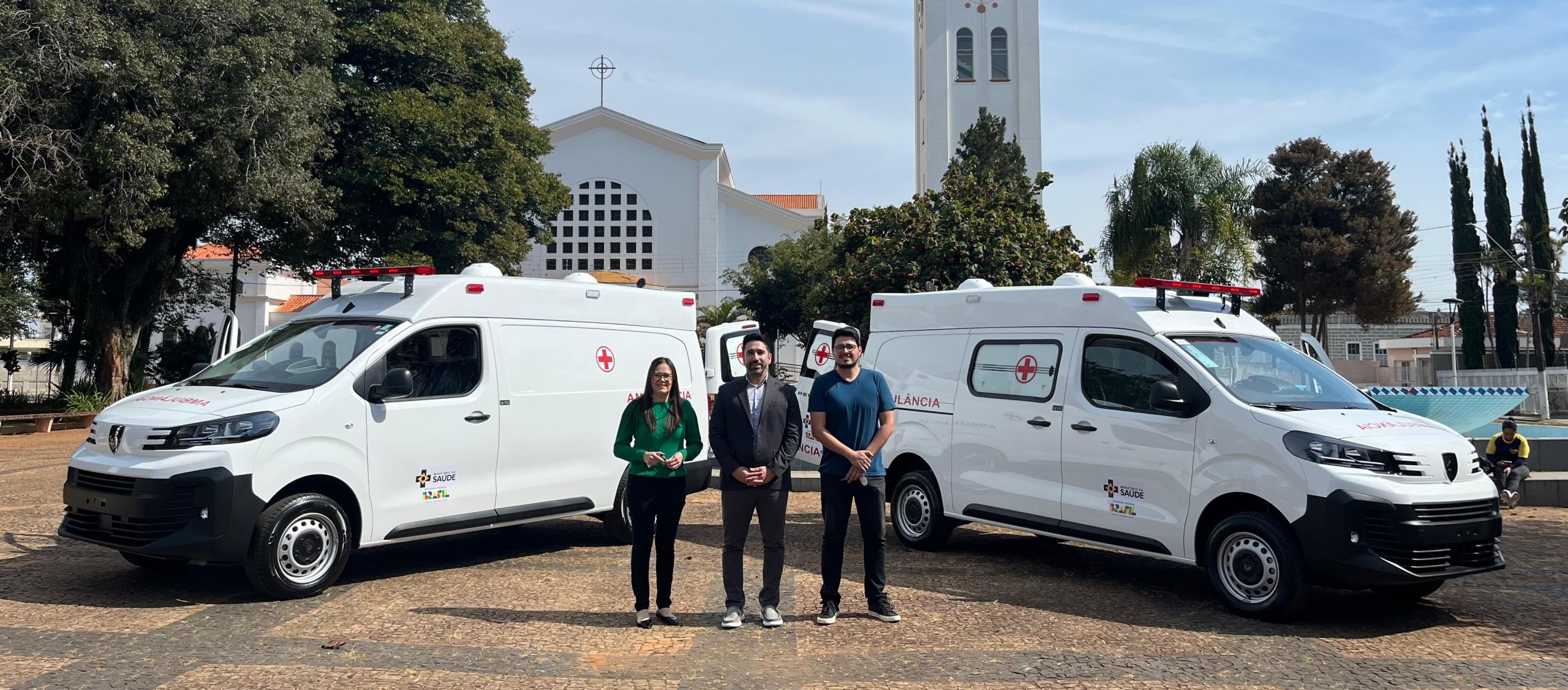 Saúde de Itararé (SP) entrega duas novas ambulâncias para reforçar o transporte de pacientes do SUS