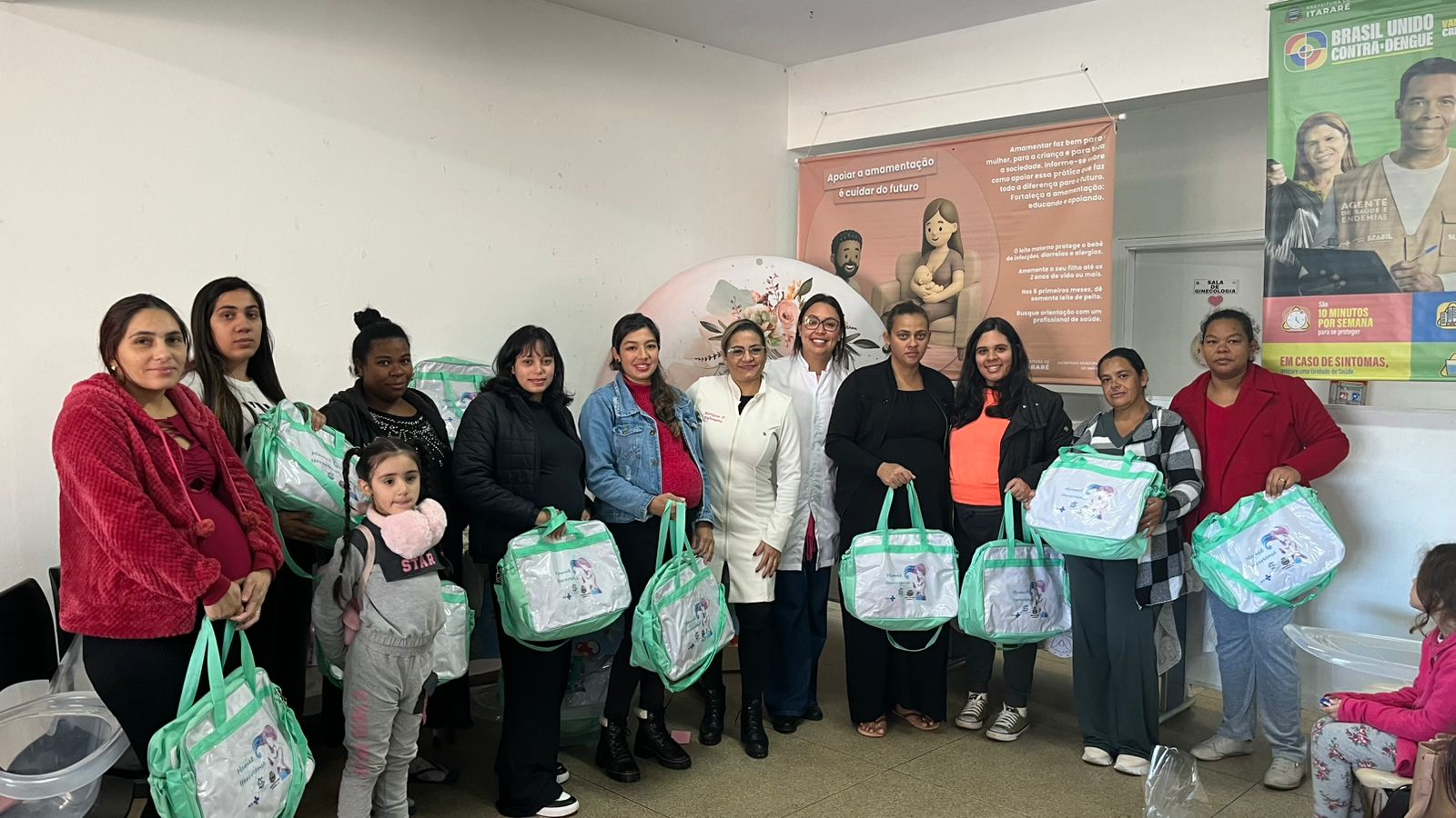Saúde de Itararé (SP) promove encontro com gestantes e entrega kits maternidade