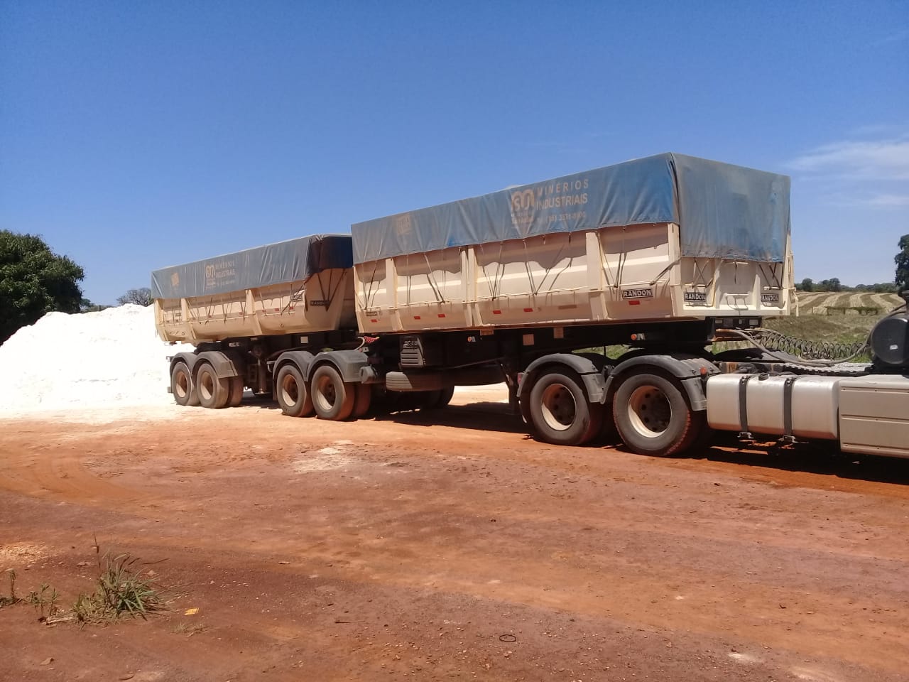 Prefeitura de Itararé (SP) investe em distribuição de calcário para fortalecer a produção rural