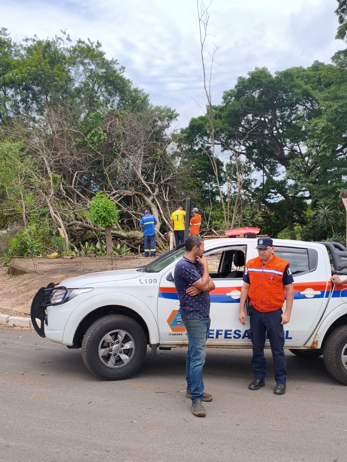 Defesa Civil de Itararé (SP) atua durante fortes chuvas provocadas por ciclone extratropical