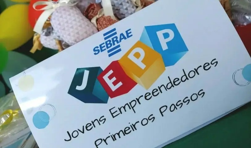 Alunos da Escola Juracy Martins se preparam para a Feira do JEPP em Itararé (SP)