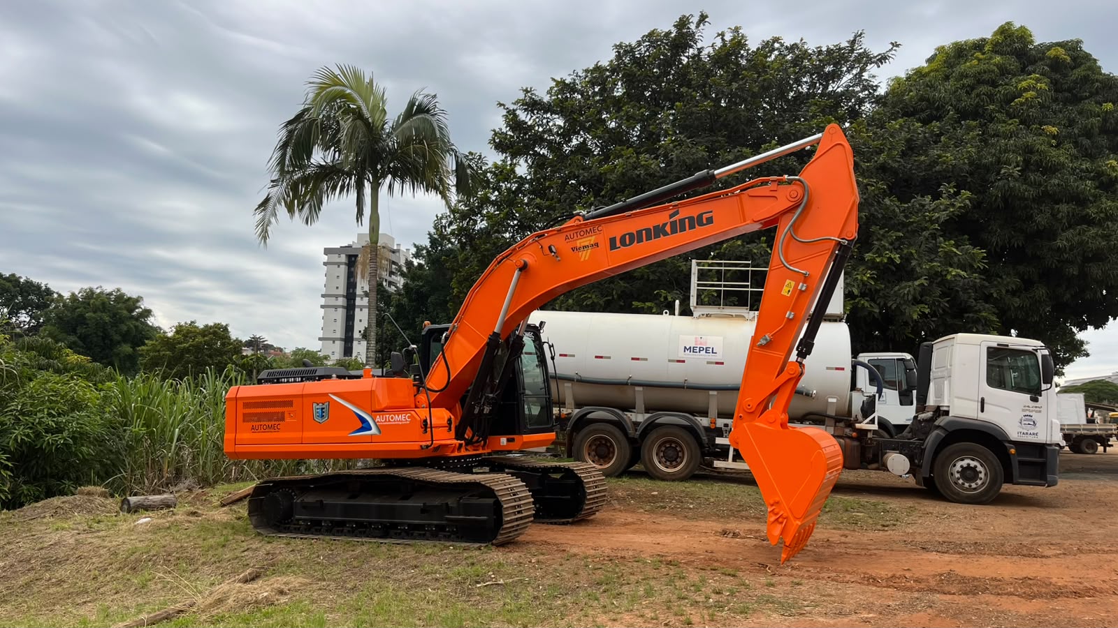Prefeitura de Itararé reforça estrutura de serviços municipais com aquisição de escavadeira hidráulica