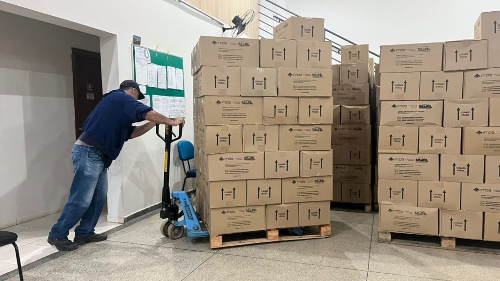 Prefeitura de Itararé recebe novos kits escolares para reforçar atendimento aos alunos da rede municipal