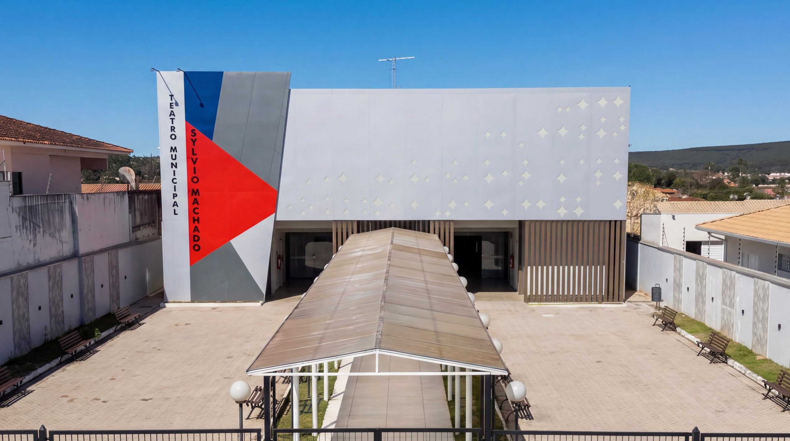 Prefeitura de Itararé anuncia programação cultural gratuita no Teatro Sylvio Machado