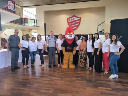 Alunos da Rede Municipal de Ensino participam de formatura do PROERD