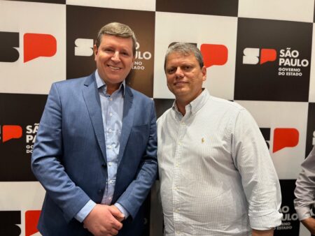 Ao lado do governador Tarcísio, prefeito de Itararé (SP) participa de discussão sobre Programa Universaliza SP