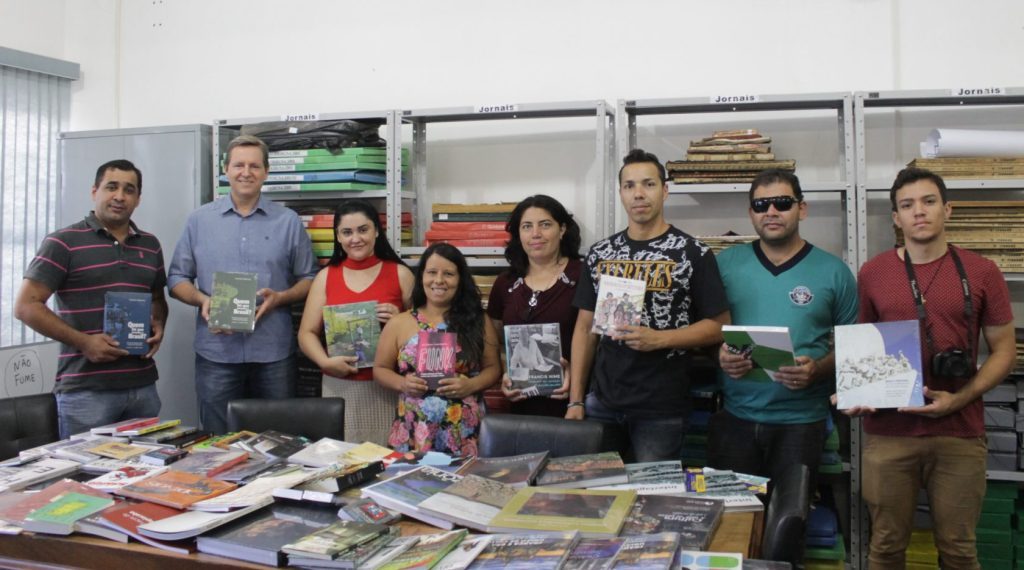 Biblioteca Municipal de Itararé (SP) recebe 82 novos livros Biblioteca Municipal de Itararé (SP) recebe 82 novos livros