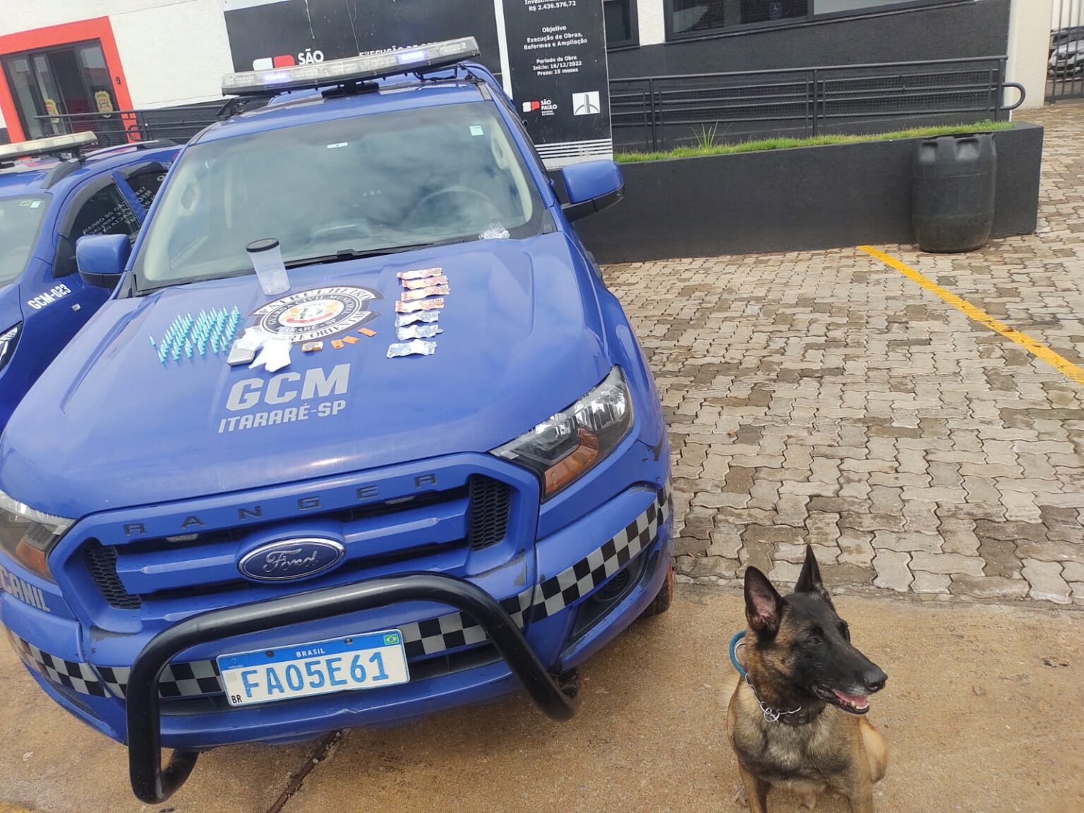 Canil de Itararé (SP) apreende dois indivíduos por tráfico de drogas na Vila Novo Horizonte Canil de Itararé (SP) apreende dois indivíduos por tráfico de drogas na Vila Novo Horizonte