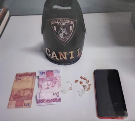 Canil de Itararé (SP) prende indivíduo em flagrante por tráfico de drogas no Jardim Dona Anésia Canil de Itararé (SP) prende indivíduo em flagrante por tráfico de drogas no Jardim Dona Anésia