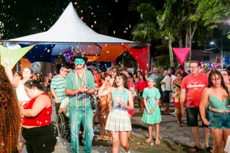 Carnaval de Itararé (SP) movimenta a economia e atrai grande público para a cidade