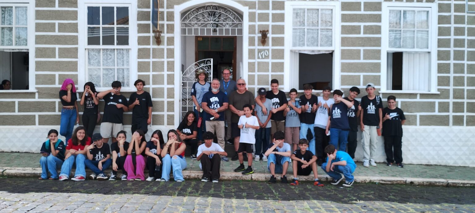 Casa de Cultura Juquinha Taques recebe visita dos estudantes da E.E. Dr. Epaminondas Ferreira Lobo