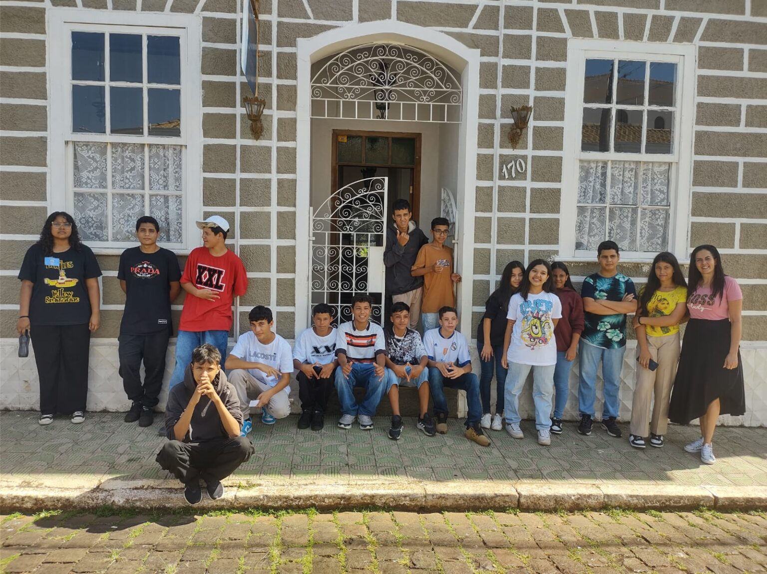 Casa de Cultura Juquinha Taques recebe visita dos estudantes da E.M. Presidente Juscelino Kubitschek de Oliveira Casa de Cultura Juquinha Taques recebe visita dos estudantes da E.M. Presidente Juscelino Kubitschek de Oliveira
