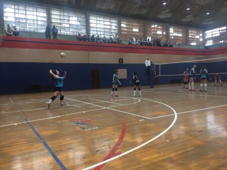 Categoria infantil do Vôlei feminino de Itararé (SP) vence Fefiso