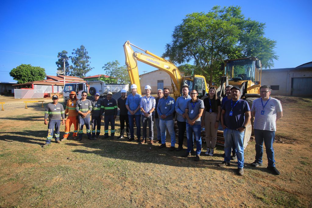 Com mais de R$ 1,4 milhão de investimentos, prefeito de Itararé (SP), Heliton do Valle, inicia pavimentação no distrito de Pedra Branca