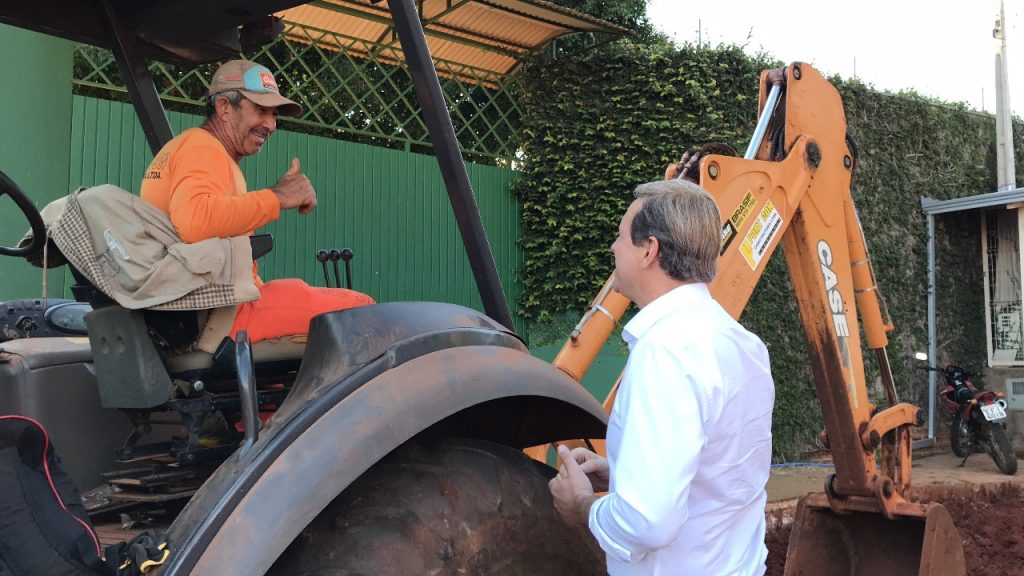 Com recursos próprios de quase R$ 1 milhão, prefeito de Itararé (SP) dá início a programa de pavimentação