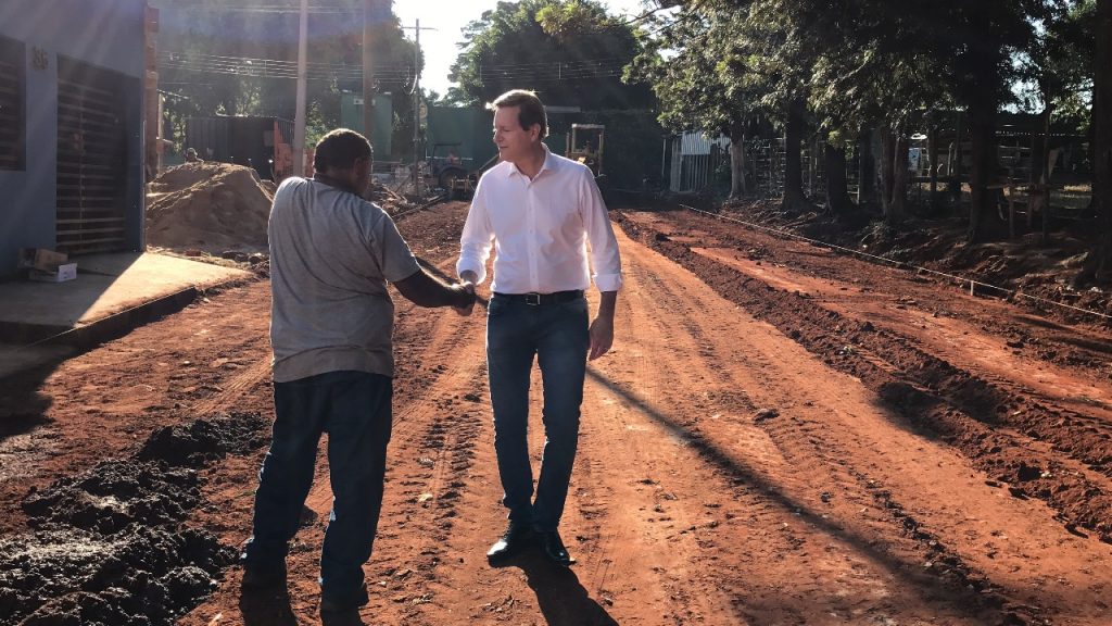 Com recursos próprios de quase R$ 1 milhão, prefeito de Itararé (SP) dá início a programa de pavimentação