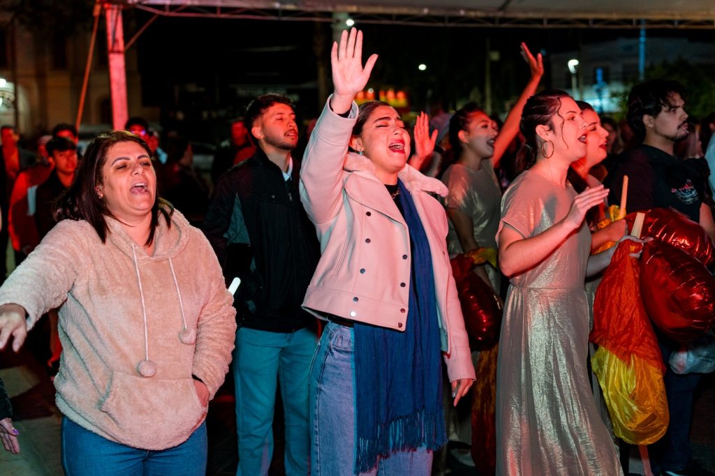 Comunidade evangélica celebra noite de louvor e emoção com a Banda Gratidão no aniversário de Itararé (SP)