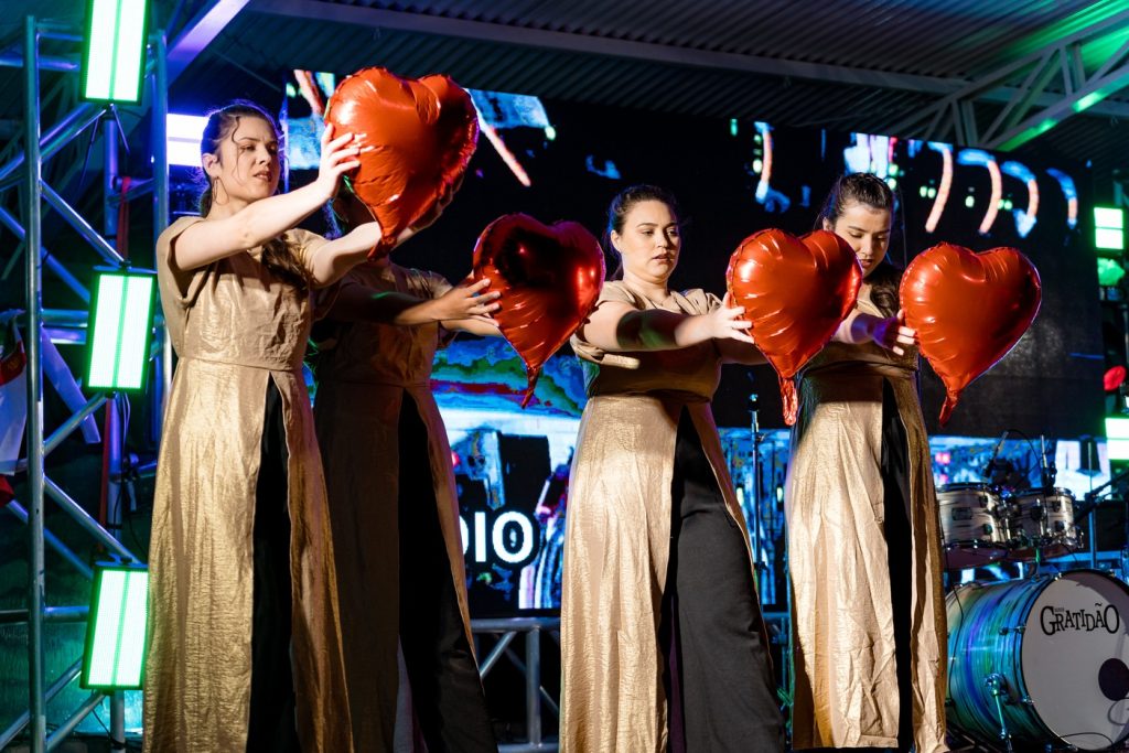 Comunidade evangélica celebra noite de louvor e emoção com a Banda Gratidão no aniversário de Itararé (SP)