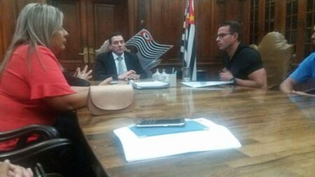 Coordenadoria de Esportes solicita materiais esportivos à Secretaria Estadual Na oportunidade, Jefferson também conversou sobre os caminhos para levantar recursos à área em Itararé
