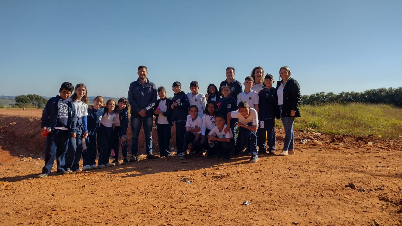 Coordenadoria Municipal de Meio Ambiente de Itararé (SP) recebe visita da E.E Lázaro Soares de Riversul (SP)