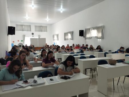 CREAS de Itararé (SP) encontra-se com diretores de escola para falar sobre serviço de proteção social a adolescentes em cumprimento de medida socioeducativa de liberdade assistida CREAS de Itararé (SP) encontra-se com diretores de escola para falar sobre serviço de proteção social a adolescentes em cumprimento de medida socioeducativa de liberdade assistida
