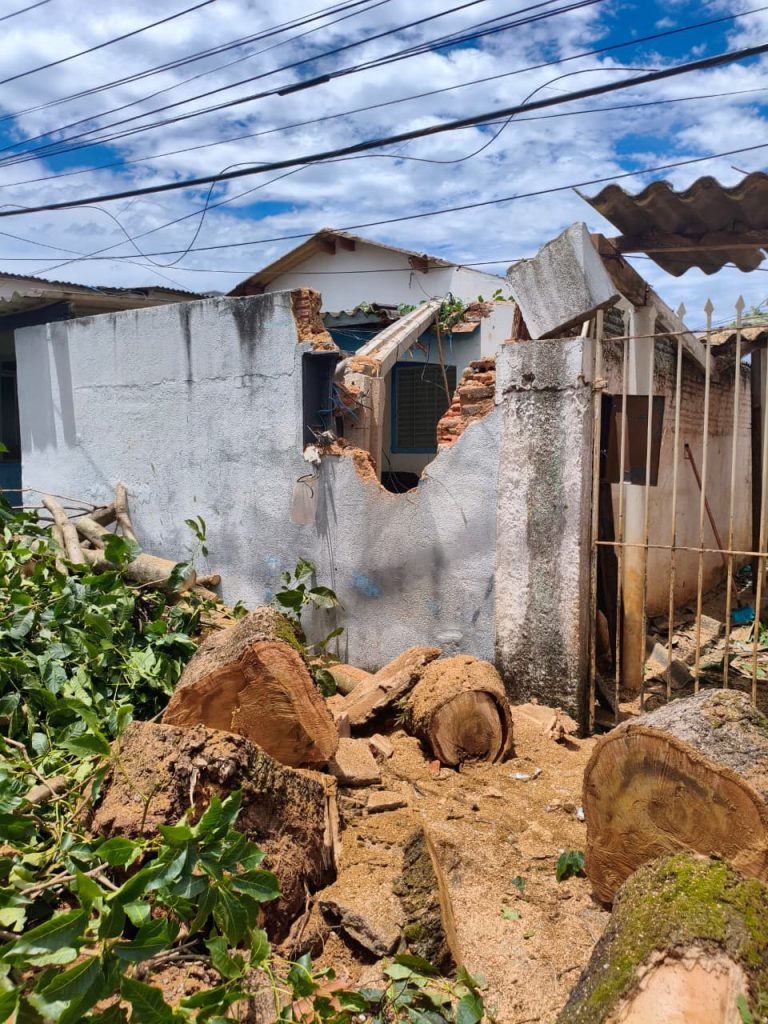 Defesa Civil de Itararé (SP) atua durante fortes chuvas provocadas por ciclone extratropical