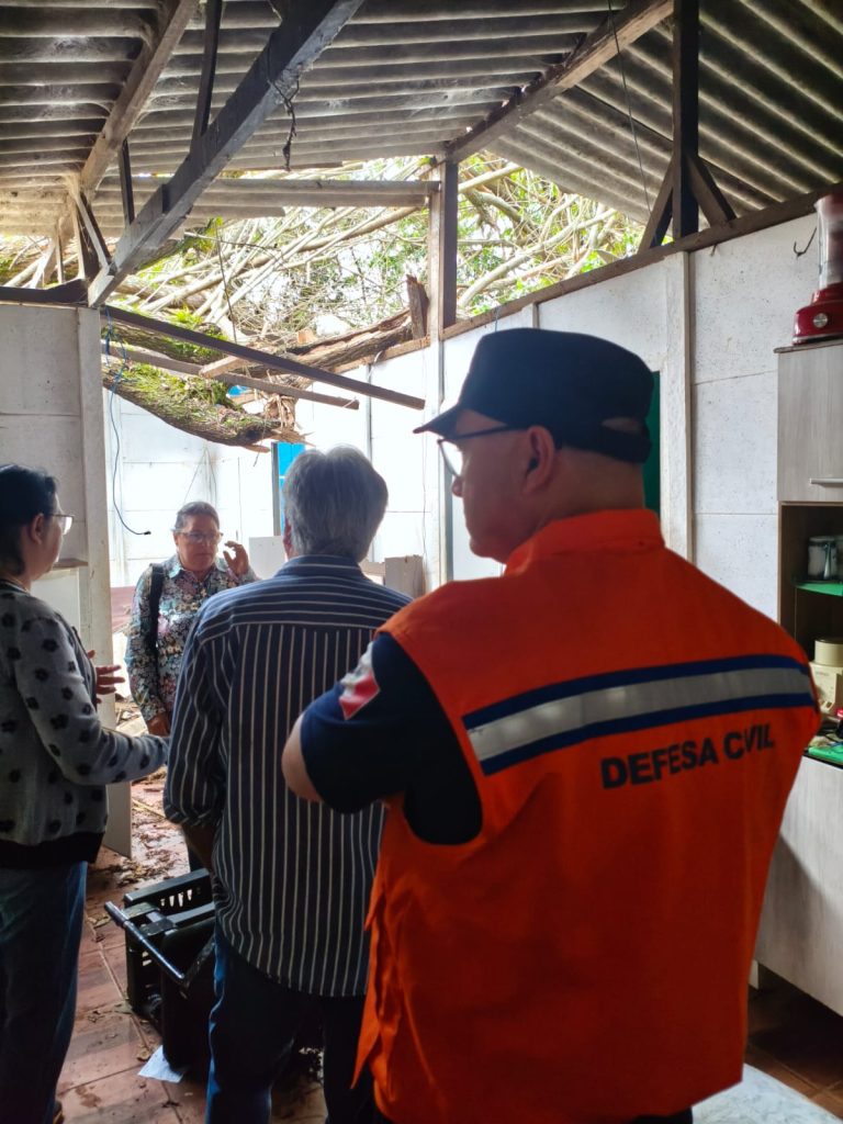 Defesa Civil de Itararé (SP) atua durante fortes chuvas provocadas por ciclone extratropical