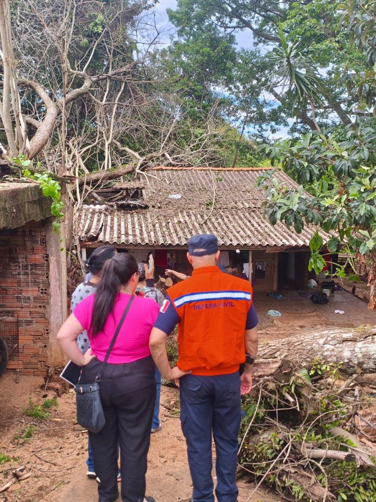 Defesa Civil de Itararé (SP) atua durante fortes chuvas provocadas por ciclone extratropical