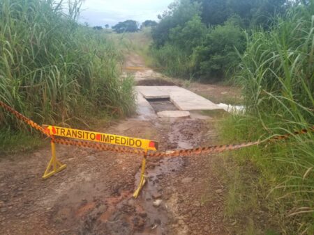 Defesa Civil de Itararé (SP) interdita pontes nos bairros Matão e dos Machados