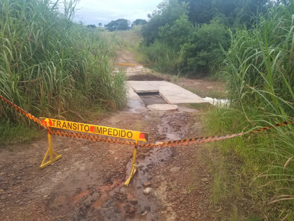 Defesa Civil de Itararé (SP) interdita pontes nos bairros Matão e dos Machados