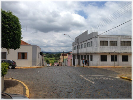 Demutran altera preferencial do cruzamento entre as ruas Djalma Dutra e Padre Caetano Jovino pe Caetano com djalma