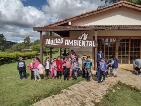 E.M. Ione Maria Marques dos Santos de Itararé (SP) realiza visita técnica ao Núcleo Ambiental, Trilha Ecológica e Horta Municipal