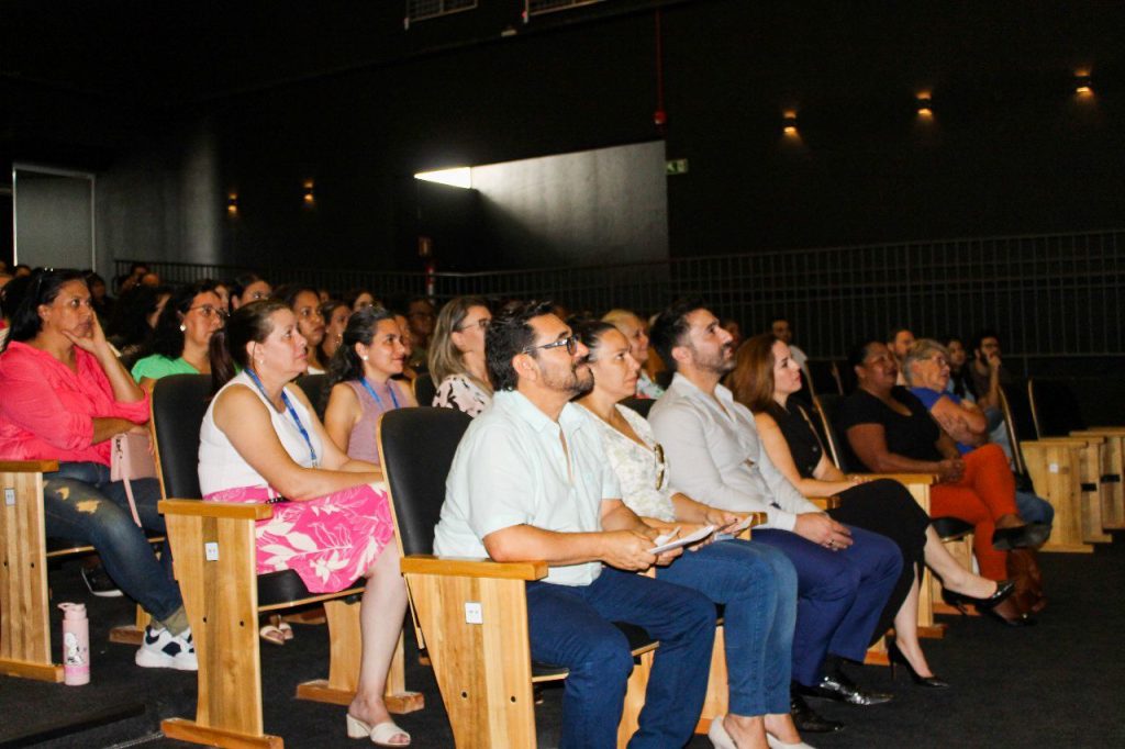 Educação de Itararé (SP) dá boas-vindas à professores e funcionários