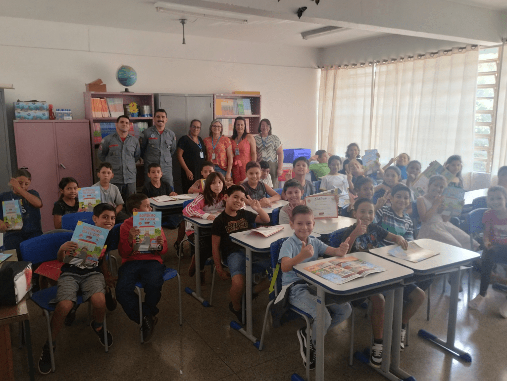 Educação de Itararé (SP) inicia atividades do Programa Bombeiro na Escola