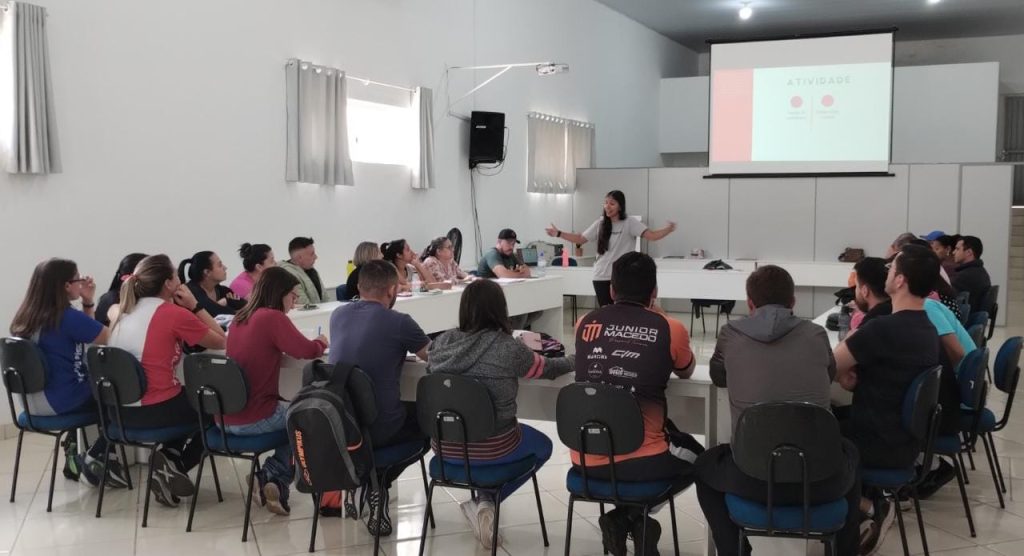 Educação de Itararé (SP) promove capacitação de Dança na Escola