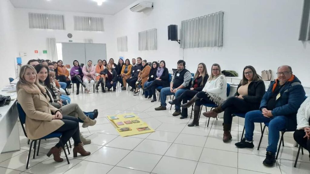 Educação de Itararé (SP) promove capacitação para revisão do Projeto Político Pedagógico Educação de Itararé (SP) promove capacitação para revisão do Projeto Político Pedagógico