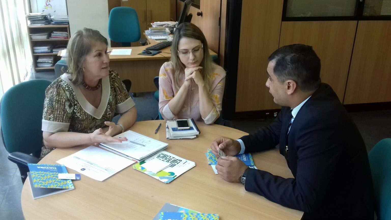 Em Brasília (DF), coordenador de Cultura de Itararé (SP) conquista benfeitorias à Pasta