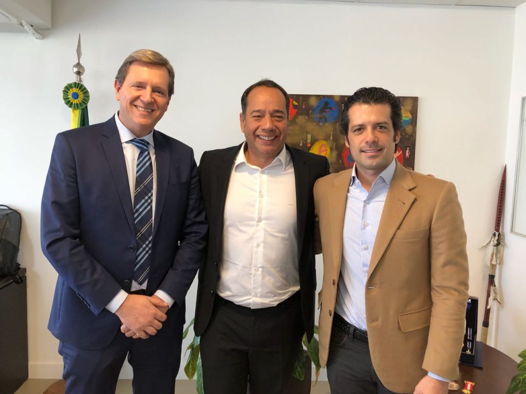 Em Brasília (DF), Heliton do Valle busca apoio ao Esporte de Itararé (SP) Em Brasília (DF), Heliton do Valle busca apoio ao Esporte de Itararé (SP)