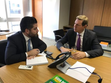 Em Brasília (DF), Heliton do Valle solicita mais moradias populares a Itararé (SP)