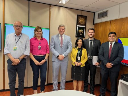 Em Brasília (DF), prefeito de Itararé (SP), Heliton do Valle, reúne-se com secretário de Gestão do Patrimônio da União, Lúcio Andrade