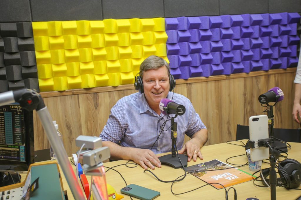 Em entrevista ao vivo à rádio Pop FM, prefeito de Itararé (SP), Heliton do Valle, fala sobre potencial turístico, segurança pública, sustentabilidade e gestão