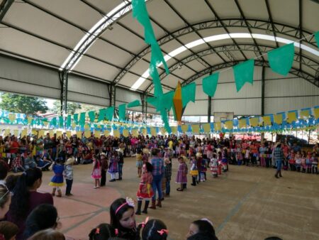 EM Prof Ione realiza Festa Junina ‘Arraiá Cores do Brasil’ em Itararé (SP)