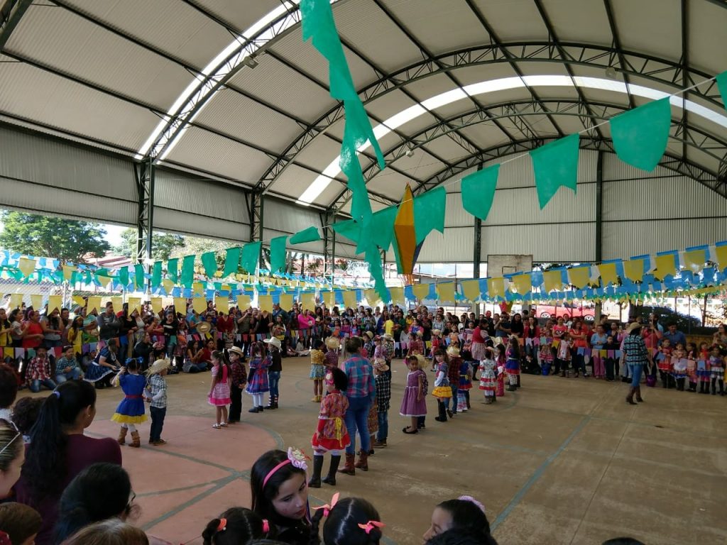 EM Prof Ione realiza Festa Junina ‘Arraiá Cores do Brasil’ em Itararé (SP)