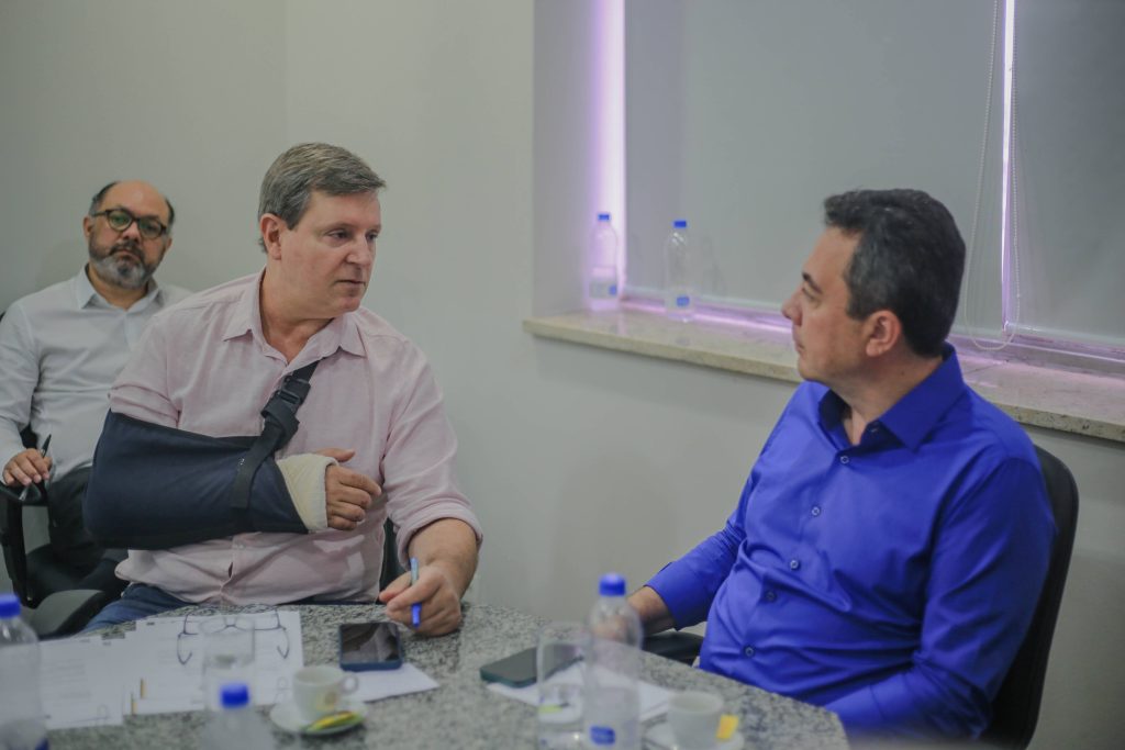 Em São Paulo, prefeito de Itararé (SP) articula novas moradias populares junto ao CDHU