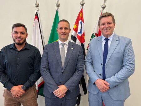 Em São Paulo, prefeito de Itararé (SP), Heliton do Valle, reúne-se com secretário estadual de Segurança Pública, capitão Derrite