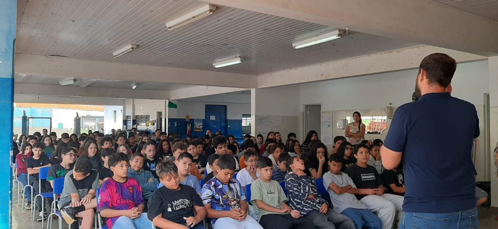 Escola Municipal de Itararé (SP) realiza caminhada e atividades em celebração ao Dia Mundial da Água