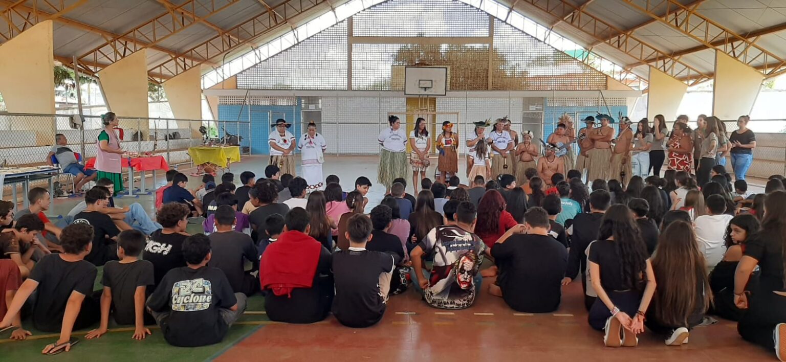 Escola Municipal PEI Juracy Martins de Itararé (SP) promove encontro com indígenas da Aldeia Tekoá Porã Escola Municipal PEI Juracy Martins de Itararé (SP) promove encontro com indígenas da Aldeia Tekoá Porã