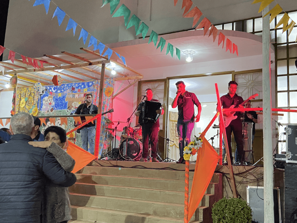 Festa de São João movimenta público em Itararé (SP)