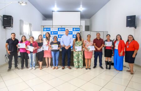 Fundo Social de Solidariedade de Itararé (SP) realiza formatura de curso de manicure, pedicure e costureiro